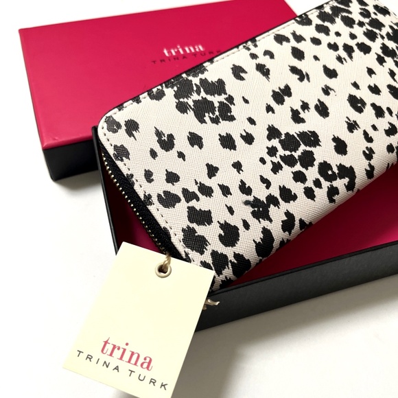 NIB TRINA TURK Long Zip Around Animal Print Wallet Boxed Black White Chic - Picture 1 of 4